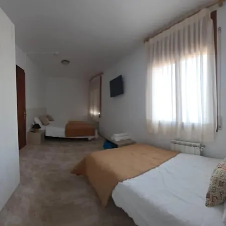 Guest house Hostal De Berge 5*